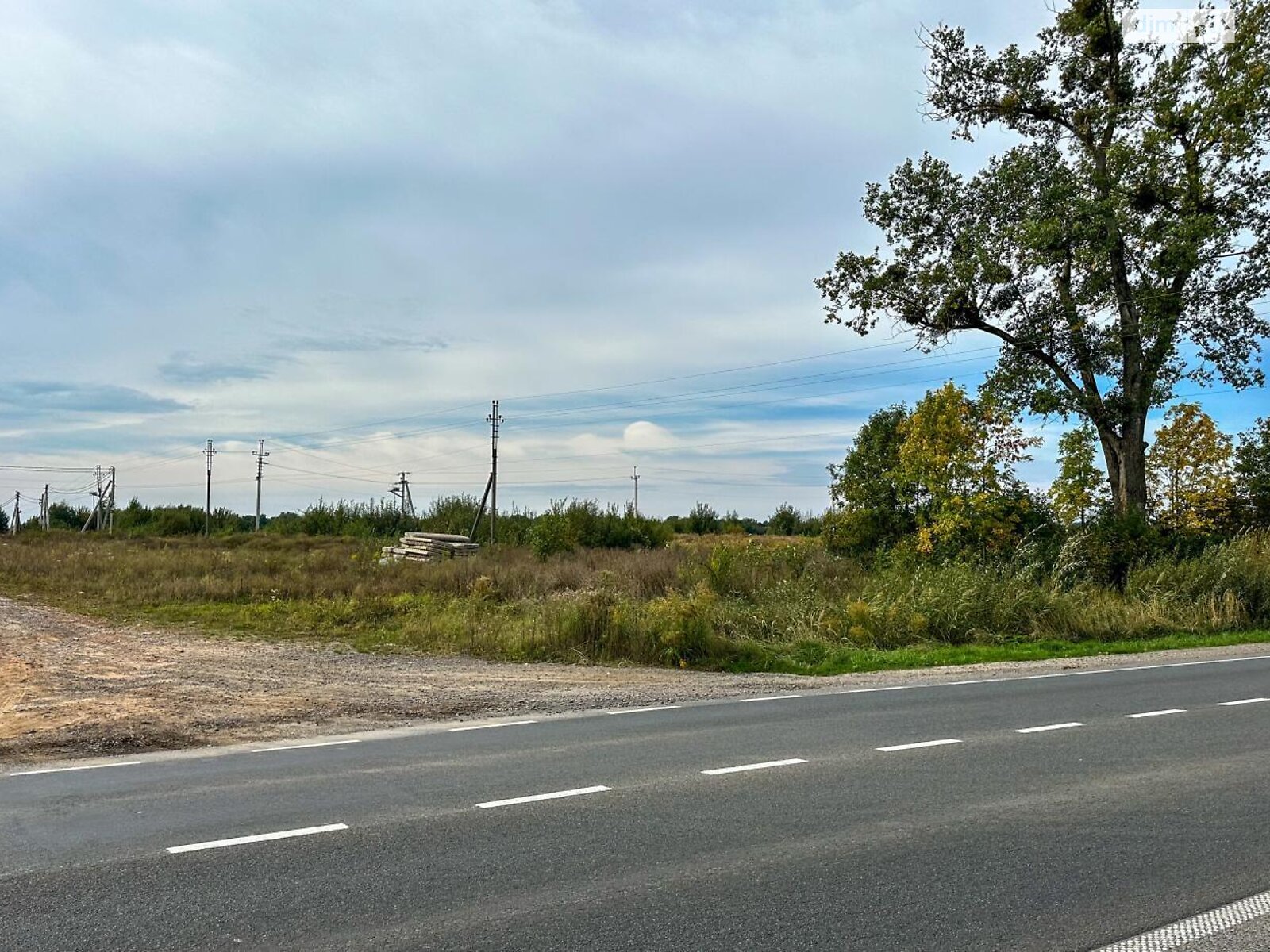 Земельный участок коммерческого назначения в Подберезцах, площадь 40 соток фото 1 Земельный участок коммерческого назначения в Подберезцах, площадь 40 соток фото 1