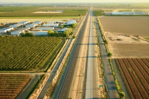 Земельна ділянка комерційного призначення в Чорнотисові, площа 1030 соток фото 1