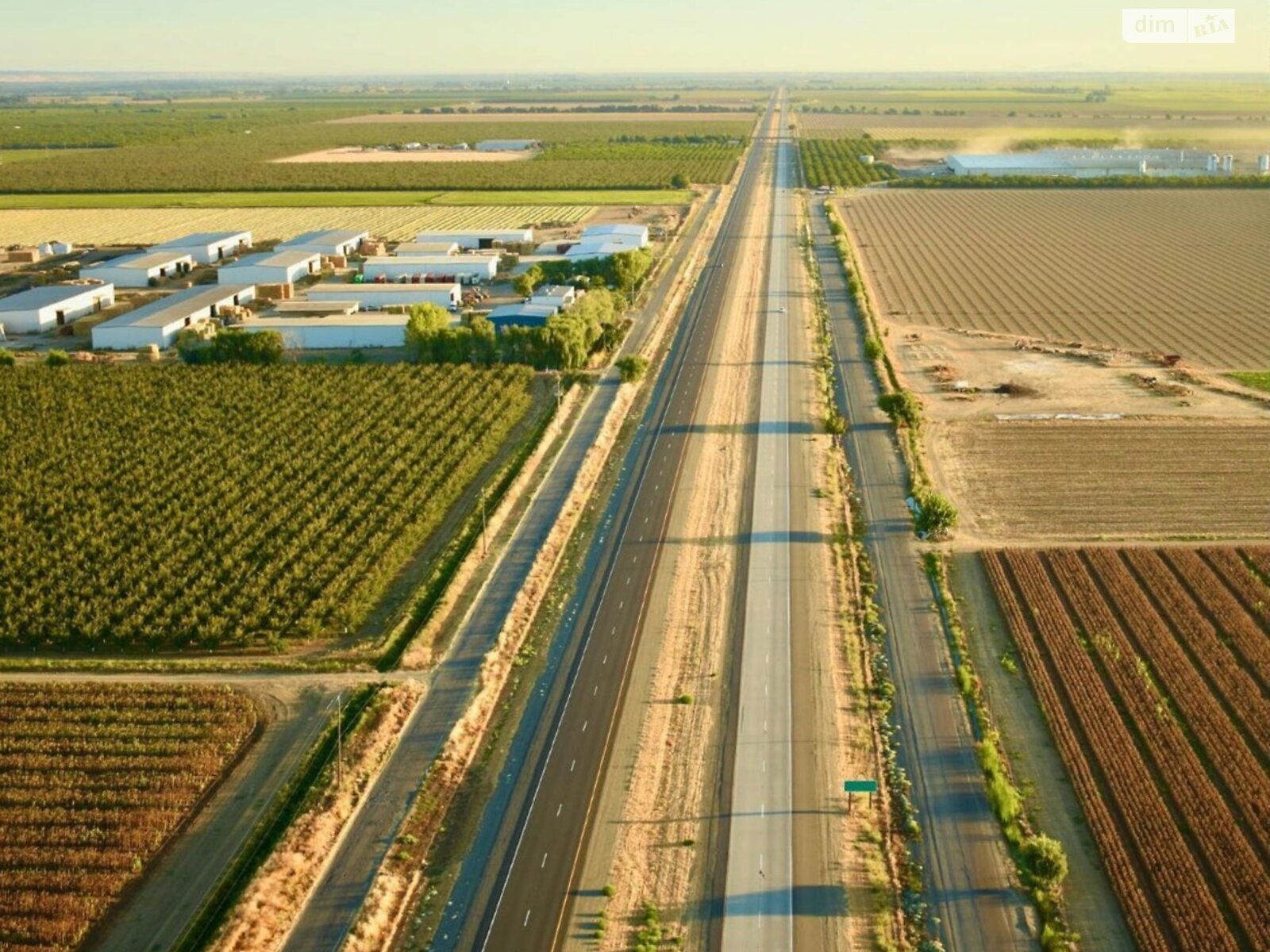 Земельна ділянка комерційного призначення в Чорнотисові, площа 1030 соток фото 1