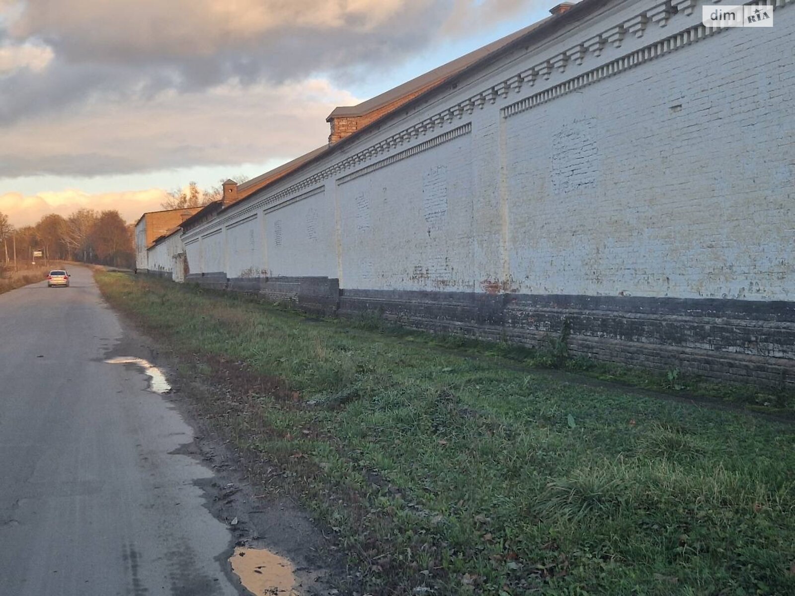 Земельна ділянка комерційного призначення в Вороновиці, площа 4 Га фото 1 Земельна ділянка комерційного призначення в Вороновиці, площа 4 Га фото 1
