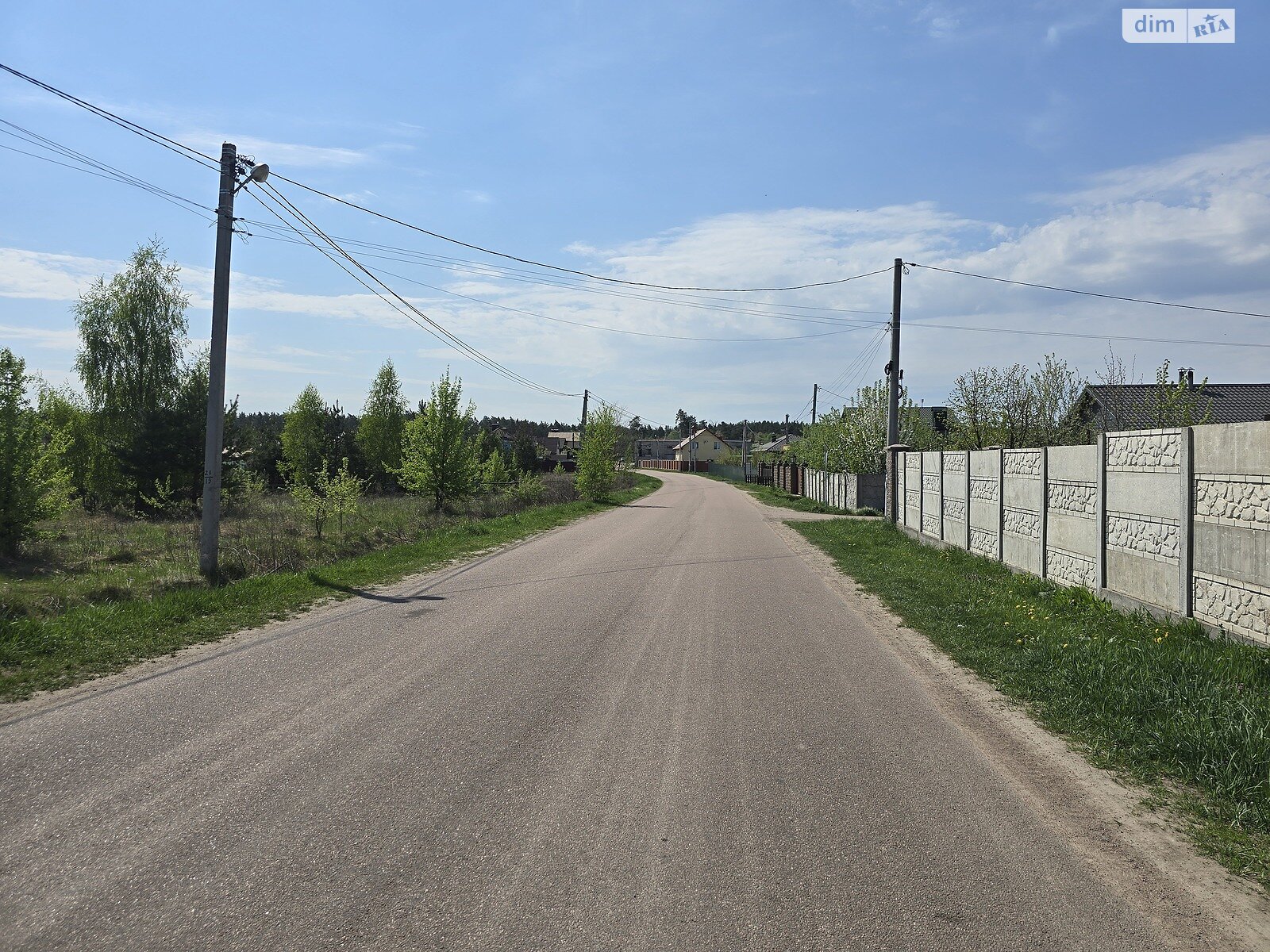 Земельна ділянка комерційного призначення в Зарічанах, площа 6.92 сотки фото 1 Земельна ділянка комерційного призначення в Зарічанах, площа 6.92 сотки фото 1