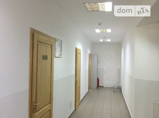 Офисное помещение на 230 кв.м. в бизнес-центре в Ивано-Франковске фото 1 Офисное помещение на 230 кв.м. в бизнес-центре в Ивано-Франковске фото 1
