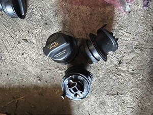 038115301A VAG маслозаливна горловина VW T5 Transporter 1.9TDi 2003-2009