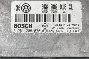 06a906018cl блок управління мотором Volkswagen Golf 4