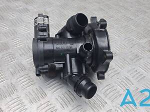 06L121111M - Б/У Корпус термостата на VOLKSWAGEN TIGUAN (AD1) 2.0 TSI