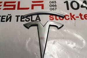 1 Эмблема 'Т' крышки багажника Tesla model X 1047854-00-A