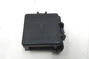 1 Кронштейн датчика весов Tesla model 3 7654322-01-B