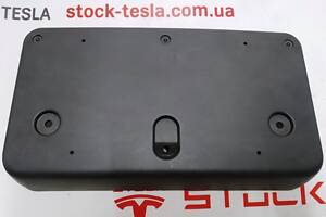 1 Кронштейн номерного знака в сборе Tesla Model X 1057157-00-A