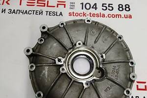 1 Крышка мотора со стопорными кольцами Tesla model S 1025276-00-Q
