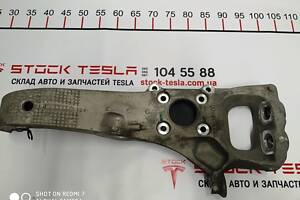 1 Кулак поворотный передний правый RWD Tesla model S 6007018-00-C