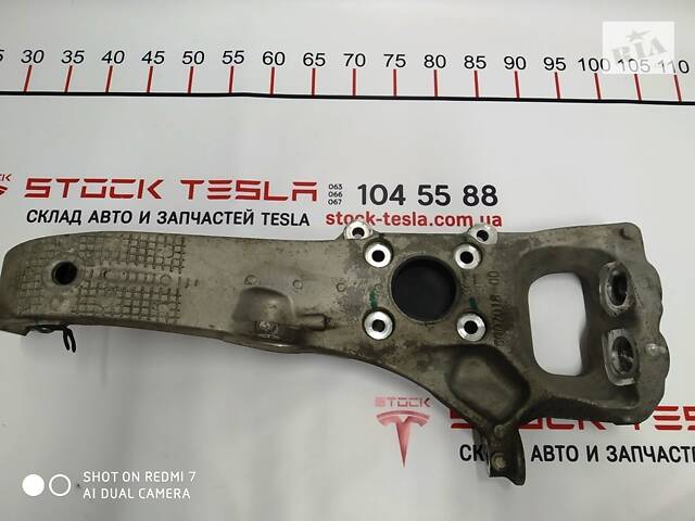 1 Кулак поворотный передний правый RWD Tesla model S 6007018-00-C