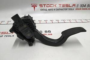 1 Педаль акселератора BASE Tesla model 3 1044695-00-A