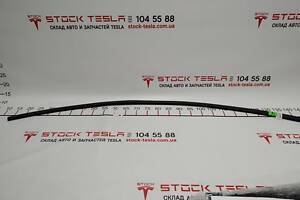 1 Ущільнювач (гума) пластикового каркасу інструментальної панелі Tesla model S, model S REST 1004376-00-D