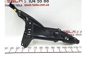 10 Кронштейн внутренний правый стойки C Tesla model S, model S REST 1009273-00-F