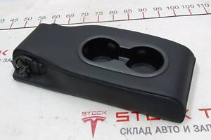 10 Підлокітник сидінь 2-го ряду PUR BLACK у зборі Tesla model 3 1088862-91-H