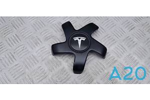 104423400A - Б/У Заглушка диска на TESLA MODEL 3 Mid Range