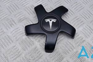 104423400A - Б/У Заглушка диска на TESLA MODEL 3 Mid Range