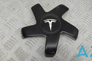 104423400B - Б/В Заглушка диску на TESLA MODEL 3 Standard Range