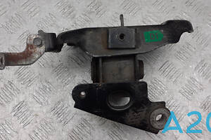 123720V070 - Б/У Подушка двигателя на TOYOTA RAV 4 IV 2.5 4WD