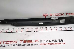 13 Накладка двери крышки багажника правая (под датчик прижатия) Tesla model S, model S REST 6007570-00-C