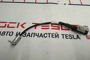 17 Датчик температури компресора пневмопідвіски Tesla model S 1007423-00-B