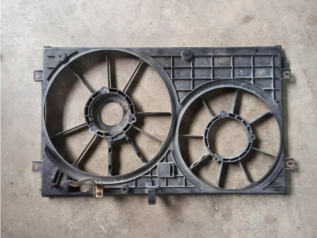 1K0121207J VAG Дифузор вентилятора VW Caddy 1.9TDI 2004-2009 - Фото 1