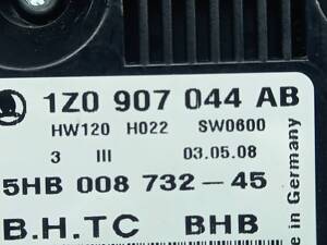 1z0907044ab Блок управления печкой климатконтроль Skoda Octavia A5 04-13.