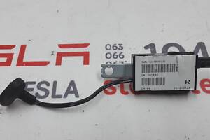 2 Антенна-усилитель FM2 - NA EU APAC (правая) Tesla model S, model S REST 1004808-00-F