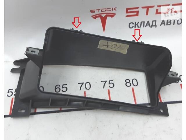 2 Корпус фильтра кондиционера (передняя насадка) с повреждением Tesla model S 1013536-00-A
