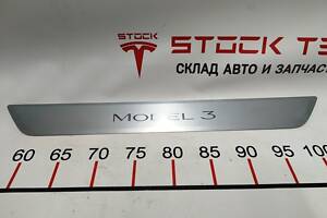 2 Накладка декоративная порога Model 3 Tesla model 3 1090844-00-C