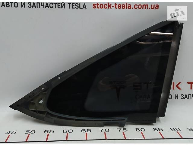 20 Стекло крыла заднего правого (форточка) Tesla model S, model S REST 1051821-99-A