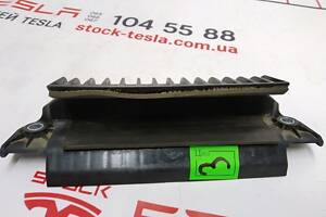 22 Кронштейн кріплення проводки Tesla model S 1010807-00-A