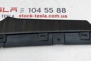 23 Декоративна накладка центр. панелі пасажирська OBECHE OPEN PORE VERTICAL Tesla model S, model S REST 1004518-05-F