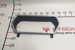 28 Рамка приборной панели (хром) Tesla Model S 6007725-00-B