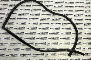 Уплотнитель двери задний левый 2820мм Hyundai i30 Wagon 2007-2012 831102H001