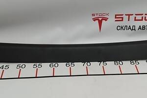 3 Накладка крышки багажника верхняя Tesla S, model S REST 1009236-00-H