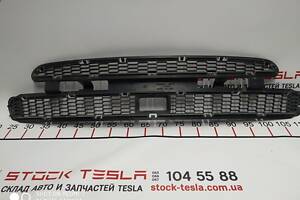 3 Решетка бампера переднего нижняя под радар Tesla model S 1038211-00-A