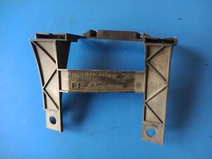 301329421 Кронштейн, кріплення фари лівий VW T5 Transporter Caravelle Multivan 2004-2009