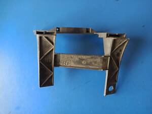 301329422 Кронштейн, кріплення фари правий VW T5 Transporter Caravelle Multivan 2004-2009