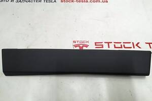 32 Накладка нижняя бардачка PVC B BLACK Tesla model S REST, Tesla model X 1002301-14-B