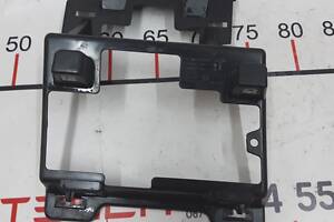 34 Кронштейн опорный основного монитора Tesla model S REST, Tesla model X 1058825-00-C