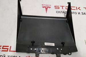 37 Накладка нижняя ниши для хранения под монитором Tesla Model S REST, Model X 1045057-00-C