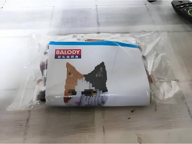 3D Конструктор Триколірна кішка RESTEQ — об’ємна модель з 1300 міні-деталей, 13×8×18 см - Фото 4