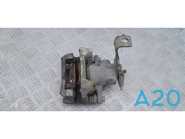 4783012240 - Б/У Суппорт на LEXUS CT 200h 1.8L (HV SPECIAL) - Фото 1