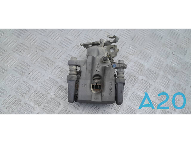 4783012240 - Б/У Суппорт на LEXUS CT 200h 1.8L (HV SPECIAL) - Фото 3