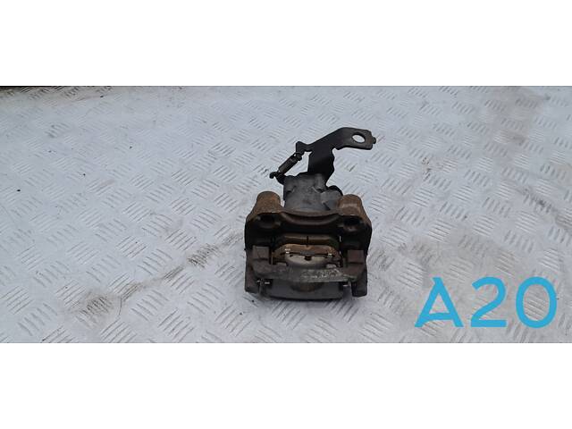 4785047111 - Б/У Суппорт на TOYOTA PRIUS PRIME (XW50) Advanced Plus