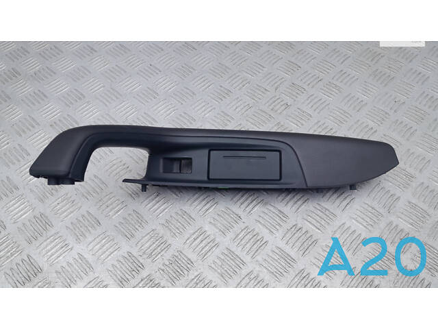 4G086737324A - Б/У Накладка карты двери на AUDI A6 (4G2, C7, 4GC) 2.0 TFSI quattro