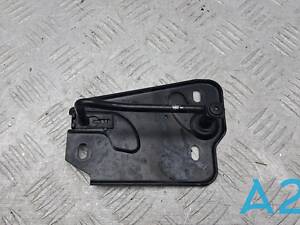 4K0823185C - Б/У Скоба замка капота на AUDI A6 (4K2, 4K5, C8) 3.0 TFSI quattro