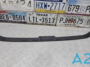 4KE823124 - Б/У Уплотнитель капота на AUDI E-TRON Launch Edition