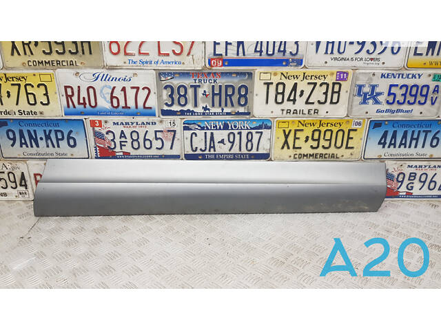 4L0853960H1RR - Б/У Молдинг двери(наружный) на AUDI Q7 (4L) 3.0 TFSI quattro (сломан крепеж)